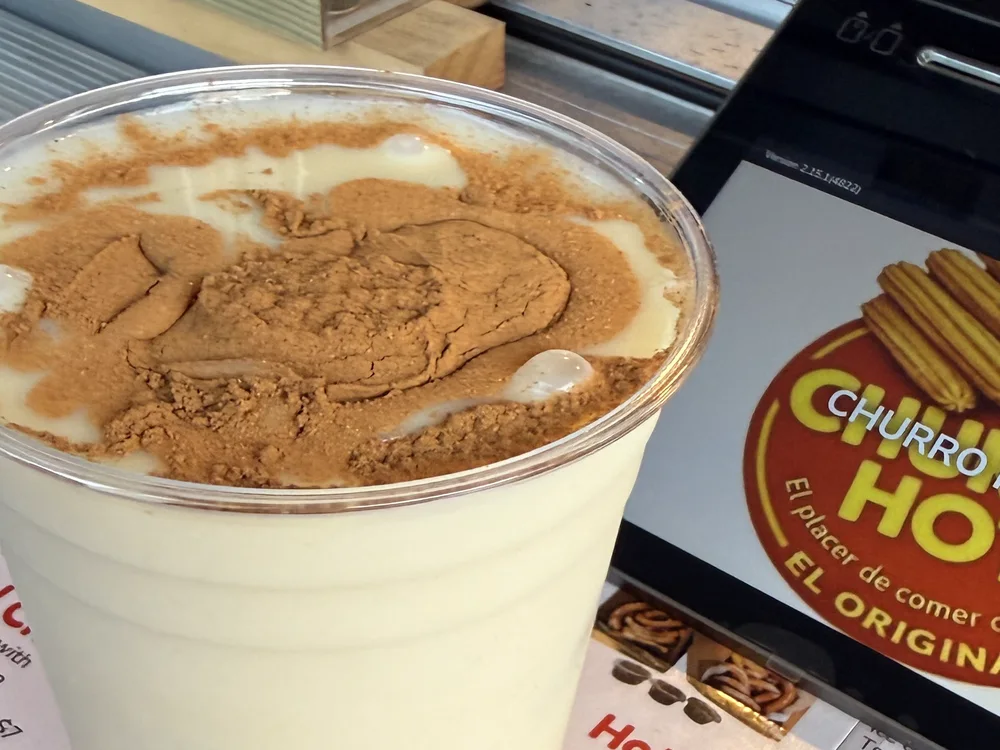 Creamy chicha topped with cinnamon